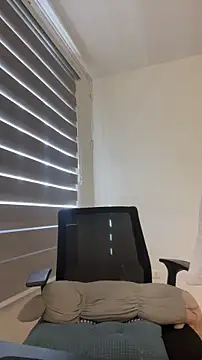 cinnamon rosa online show from 12-17-25, 08:36