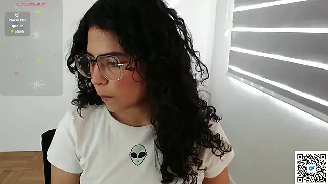 cinnamon rosa online show from 10-08-25, 08:42