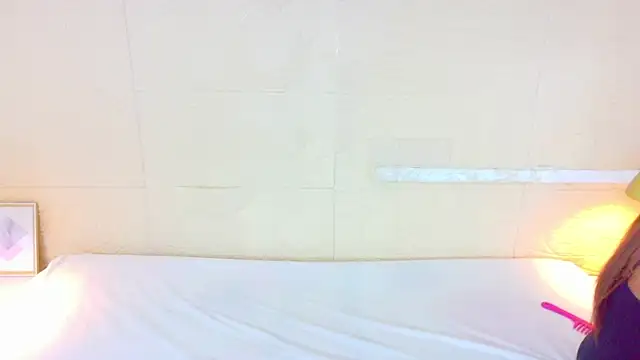 Shamiraa moore online show from 04-10-26, 05:42