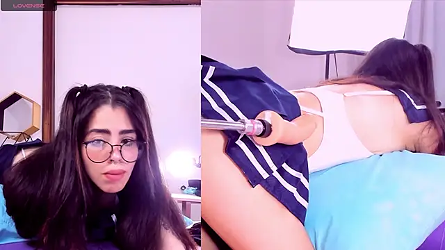 Snapshot of Emma__Erotic chatting on 03-18-25, 11:20 Emma Erotic online show from 03-18-25, 11:20