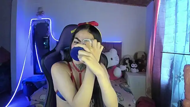 Snapshot of Alice_ch1 chatting on 09-19-25, 04:22 Alice ch1 online show from 09-19-25, 04:22