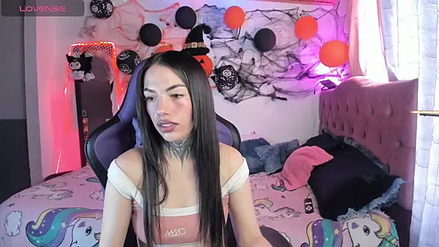 Snapshot of Alice_ch1 chatting on 10-19-25, 02:53 Alice ch1 online show from 10-19-25, 02:53