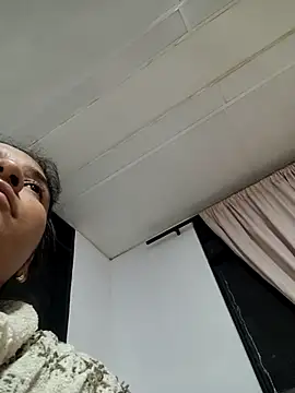 Snapshot of Sofythom1 chatting on 02-14-25, 01:02 Sofythom1 online show from 02-14-25, 01:02