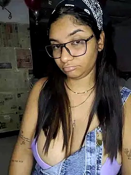Snapshot of Sofythom1 chatting on 02-23-25, 04:28 Sofythom1 online show from 02-23-25, 04:28