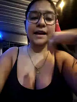 Snapshot of Sofythom1 chatting on 02-05-25, 04:06 Sofythom1 online show from 02-05-25, 04:06