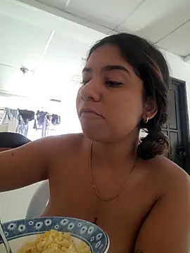 Snapshot of Sofythom1 chatting on 09-14-25, 03:45 Sofythom1 online show from 09-14-25, 03:45
