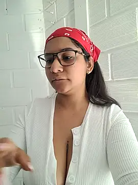 Snapshot of Sofythom1 chatting on 03-09-25, 09:14 Sofythom1 online show from 03-09-25, 09:14
