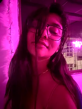 Snapshot of Sofythom1 chatting on 03-04-25, 03:55 Sofythom1 online show from 03-04-25, 03:55