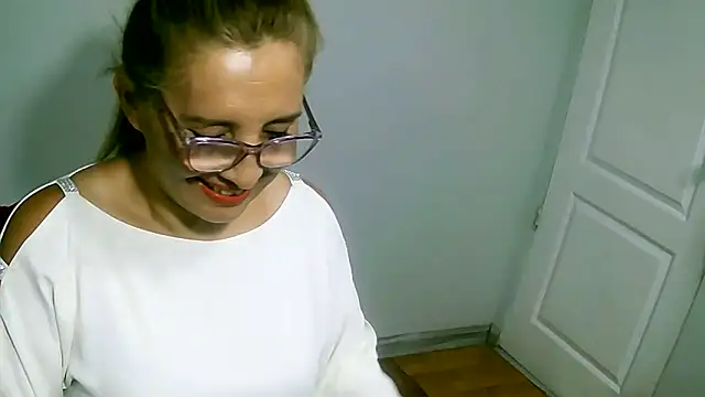 leona- online show from 12-21-25, 04:41