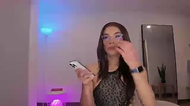 Snapshot of Kaarla___ chatting on 11-08-25, 06:06 Kaarla online show from 11-08-25, 06:06