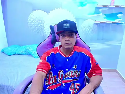 Aaron-00 online show from 01-15-26, 09:51