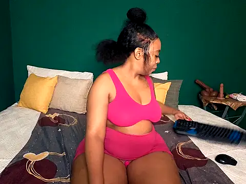 Snapshot of GiantBootyMilf chatting on 03-10-25, 01:43 GiantBootyMilf online show from 03-10-25, 01:43