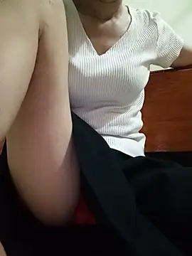 Snapshot of YunLem chatting on 05-16-26, 01:37 YunLem online show from 05-16-26, 01:37