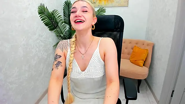 SelenaeMoore online show from 03-13-25, 06:12