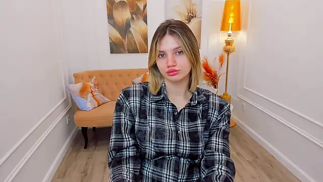 SelenaeMoore online show from 04-04-26, 03:35