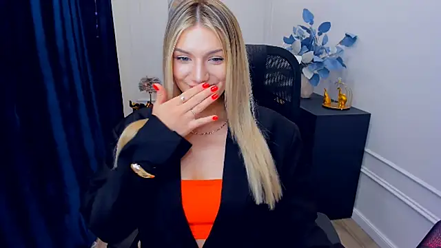 SelenaeMoore online show from 11-30-25, 06:41