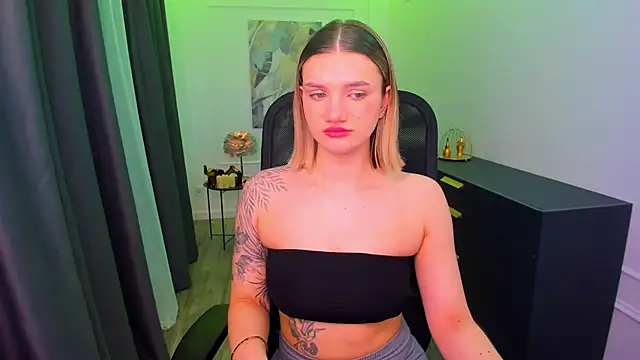 SelenaeMoore online show from 03-14-26, 07:42