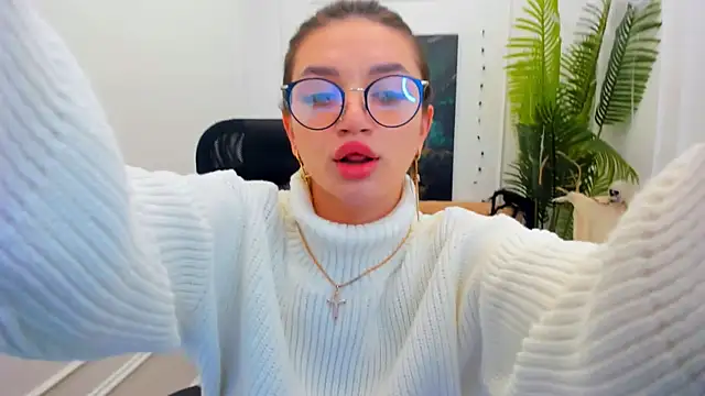 SelenaeMoore online show from 11-02-25, 07:52