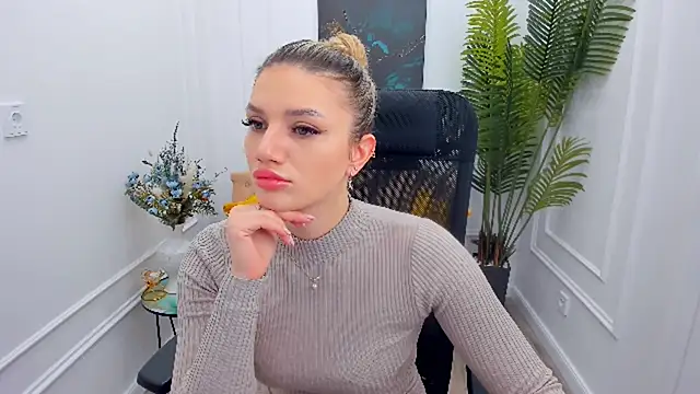 SelenaeMoore online show from 01-15-26, 03:21