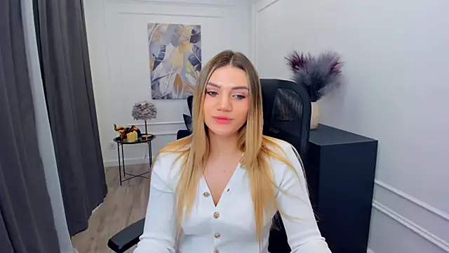 SelenaeMoore online show from 02-26-26, 04:34