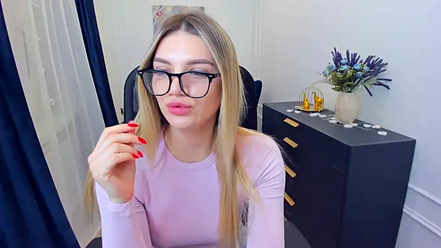 SelenaeMoore online show from 02-17-26, 03:37