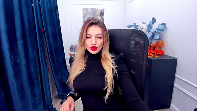 SelenaeMoore online show from 10-26-25, 07:36