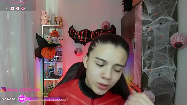 Snapshot of Layla_castilloo chatting on 10-17-25, 02:19 Layla castilloo online show from 10-17-25, 02:19