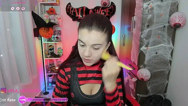 Snapshot of Layla_castilloo chatting on 10-21-25, 02:38 Layla castilloo online show from 10-21-25, 02:38