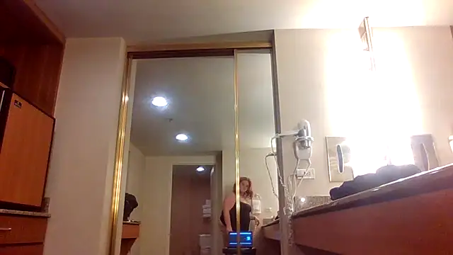 Snapshot of urgoodtime chatting on 12-03-25, 12:33 urgoodtime online show from 12-03-25, 12:33