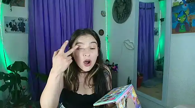 Snapshot of Violeta_Arnau chatting on 01-29-25, 11:51 Violeta Arnau online show from 01-29-25, 11:51