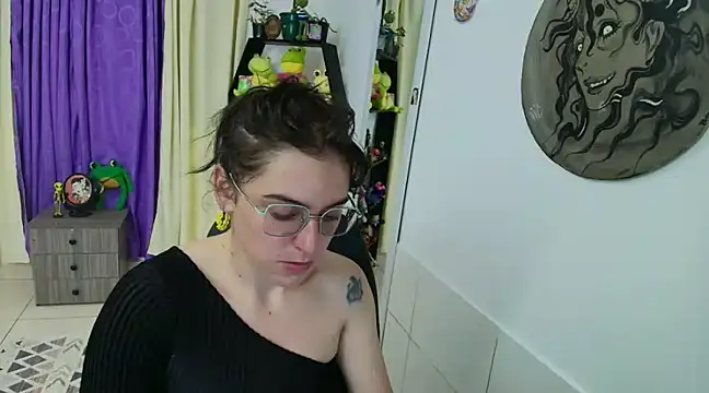 Snapshot of Violeta_Arnau chatting on 02-10-25, 11:46 Violeta Arnau online show from 02-10-25, 11:46