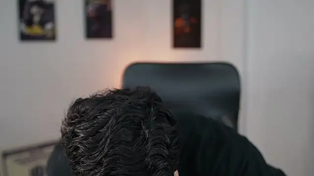 Hazzan Velez online show from 11-23-25, 01:48