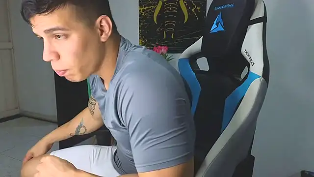 Ethanstill1 online show from 03-04-25, 03:11