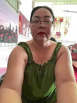 Snapshot of NDith chatting on 06-05-26, 12:37 NDith online show from 06-05-26, 12:37
