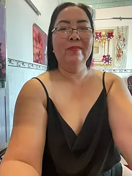 Snapshot of NDith chatting on 06-27-26, 10:10 NDith online show from 06-27-26, 10:10
