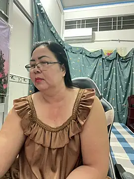 Snapshot of NDith chatting on 07-24-26, 10:50 NDith online show from 07-24-26, 10:50