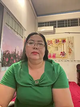 Snapshot of NDith chatting on 06-13-26, 10:40 NDith online show from 06-13-26, 10:40