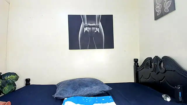 Riya xXx online show from 02-15-26, 12:26