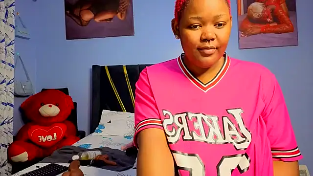 Cherriikenzie online show from 03-25-26, 05:45