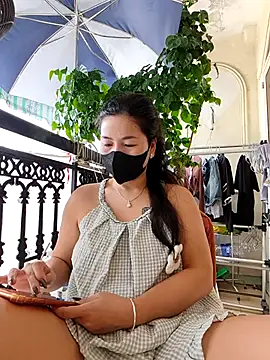 lyna bl online show from 10-23-25, 02:21