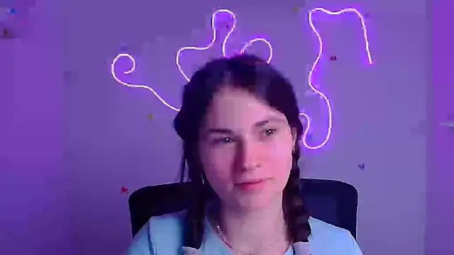 Snapshot of Loon_Amore chatting on 03-04-25, 08:27 Loon Amore online show from 03-04-25, 08:27