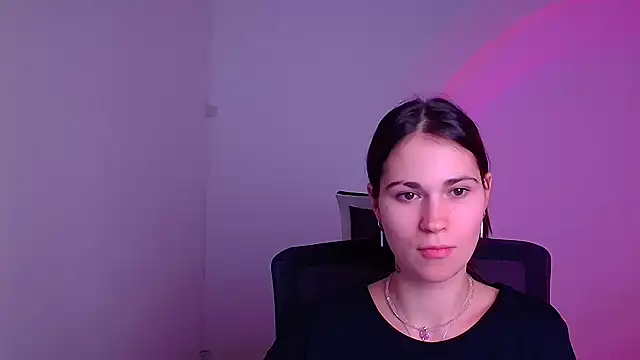 Snapshot of Loon_Amore chatting on 01-20-25, 10:37 Loon Amore online show from 01-20-25, 10:37