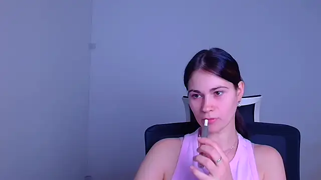 Snapshot of Loon_Amore chatting on 01-23-25, 07:18 Loon Amore online show from 01-23-25, 07:18