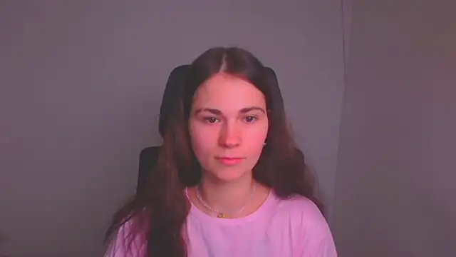 Snapshot of Loon_Amore chatting on 02-10-25, 07:38 Loon Amore online show from 02-10-25, 07:38