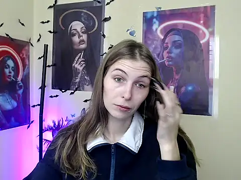 Snapshot of StrangerGi chatting on 10-15-25, 12:13 StrangerGi online show from 10-15-25, 12:13