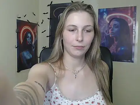 Snapshot of StrangerGi chatting on 07-27-26, 12:23 StrangerGi online show from 07-27-26, 12:23
