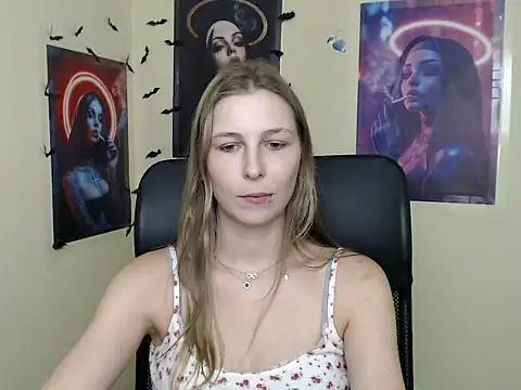 Snapshot of StrangerGi chatting on 07-14-26, 10:21 StrangerGi online show from 07-14-26, 10:21