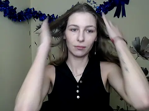 Snapshot of StrangerGi chatting on 02-04-25, 12:55 StrangerGi online show from 02-04-25, 12:55
