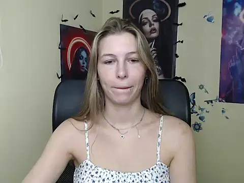 Snapshot of StrangerGi chatting on 06-29-26, 05:58 StrangerGi online show from 06-29-26, 05:58