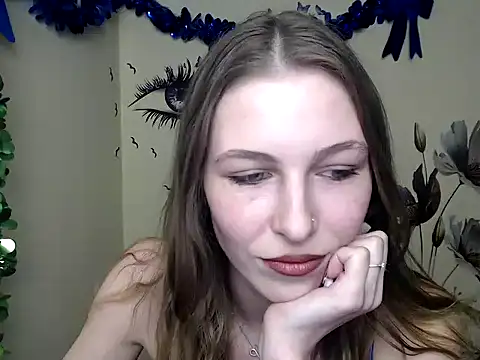 Snapshot of StrangerGi chatting on 02-18-25, 04:25 StrangerGi online show from 02-18-25, 04:25